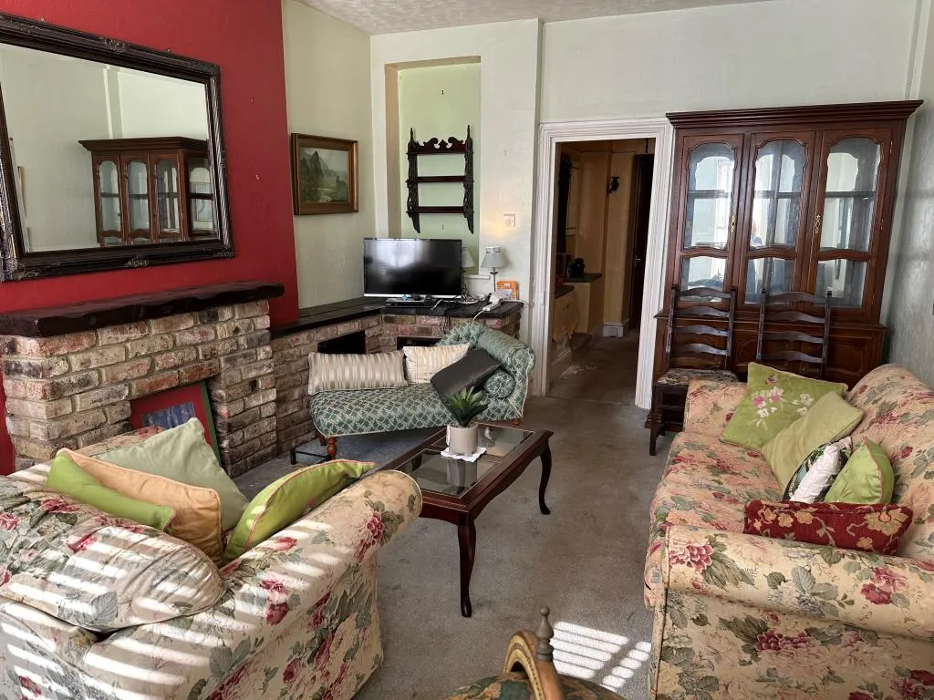 One-Bedroom Garden Flat For Improvement