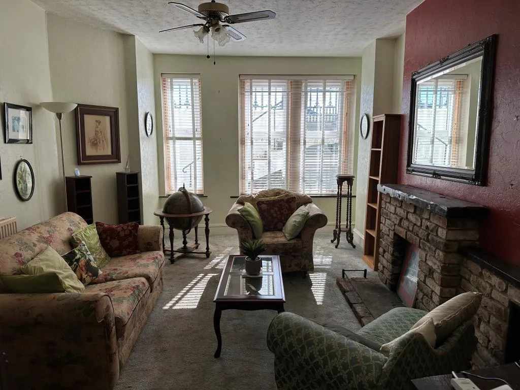 One-Bedroom Garden Flat For Improvement