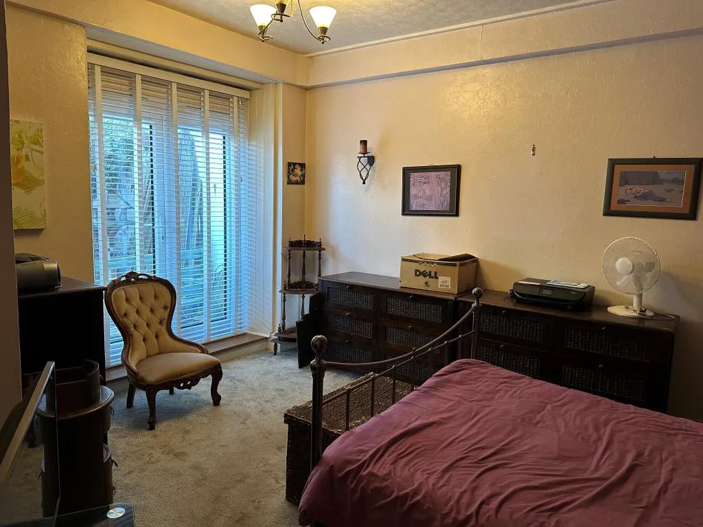 One-Bedroom Garden Flat For Improvement