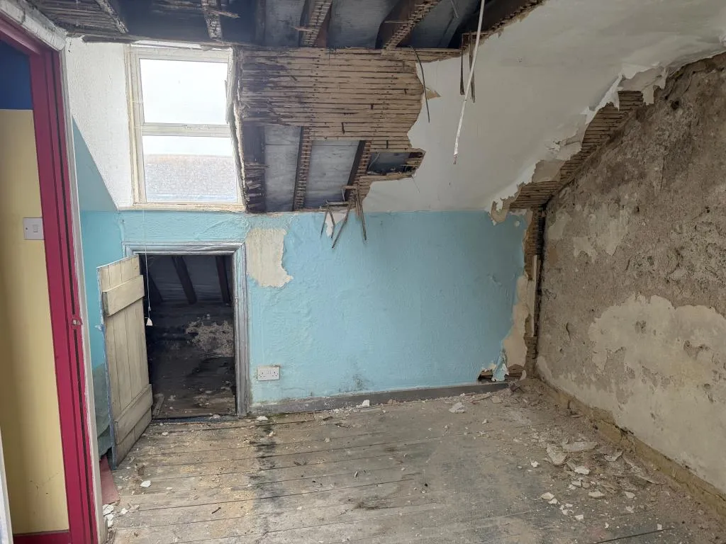 Freehold Shop And Upper Parts In Need Of Complete Refurbishment