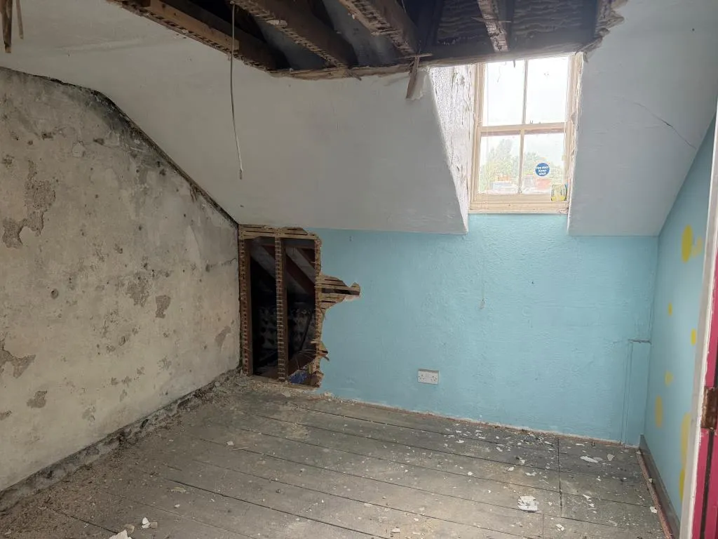 Freehold Shop And Upper Parts In Need Of Complete Refurbishment