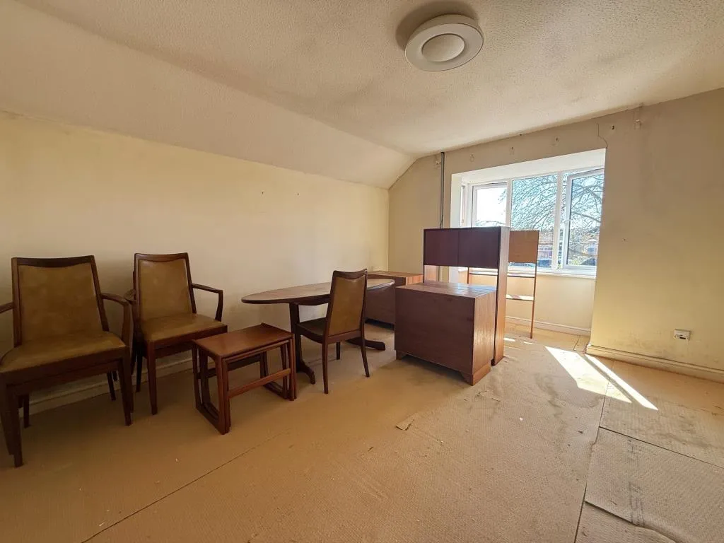 One-Bedroom Flat In Need Of Improvement
