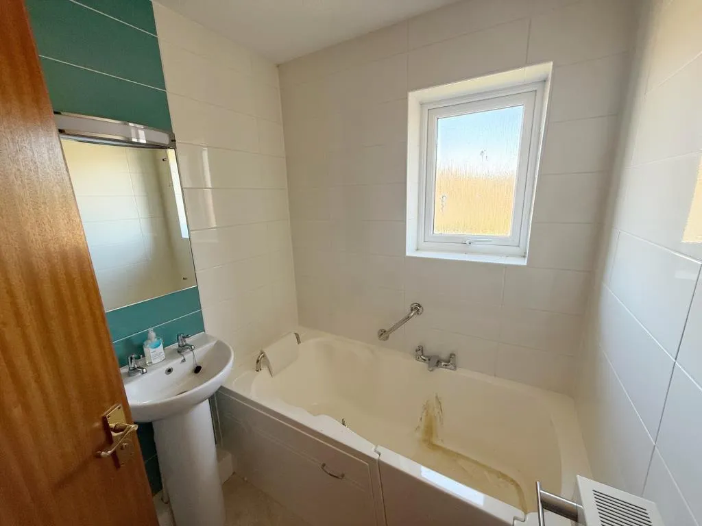 One-Bedroom Flat In Need Of Improvement