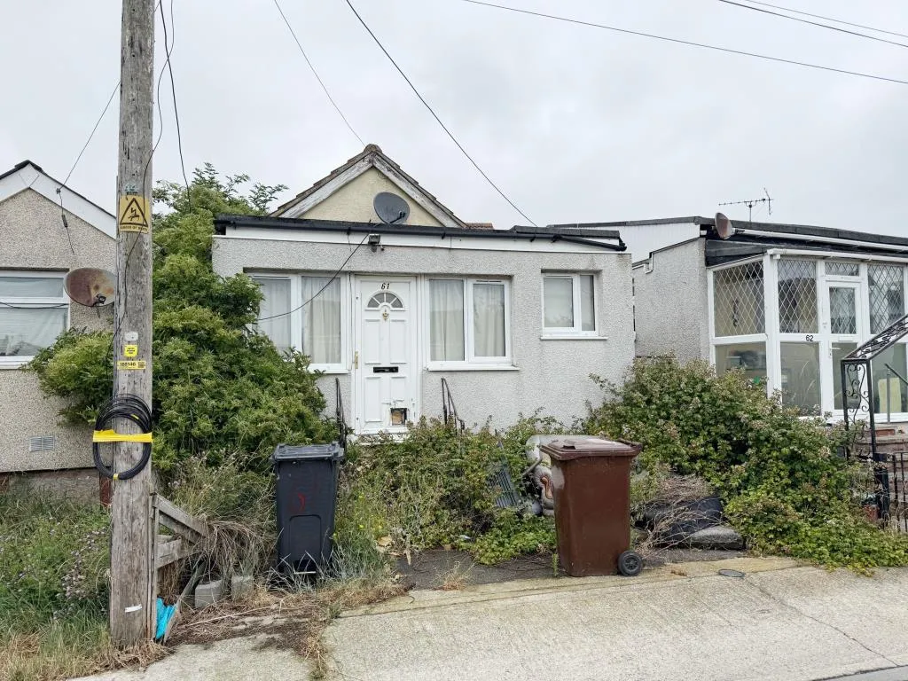 Vacant Two-Bedroom Detached Chalet