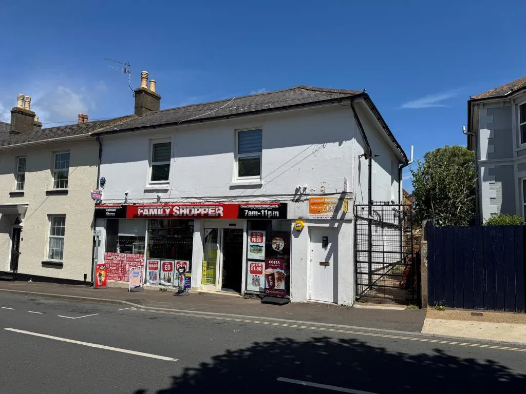 Freehold Mixed Commercial And Residential Investment
