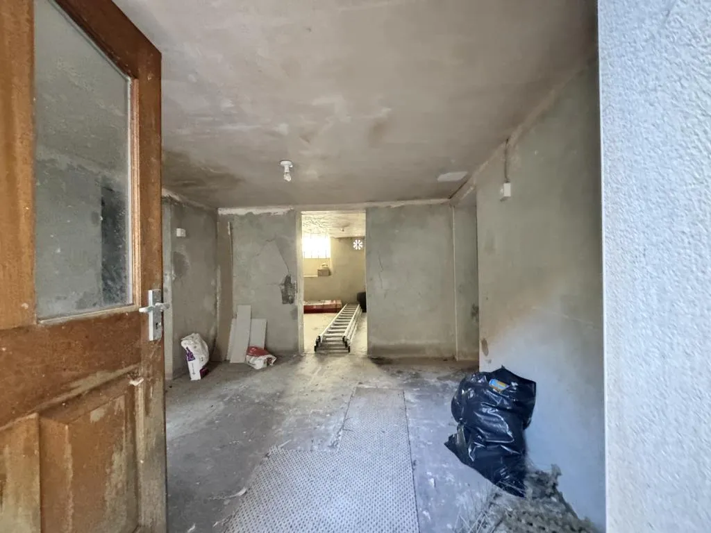 Freehold Mixed Use Investment