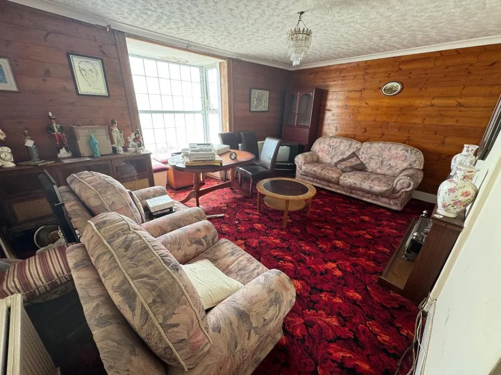 Seafront Public House With Three-Bedroom Flat With Sea Views