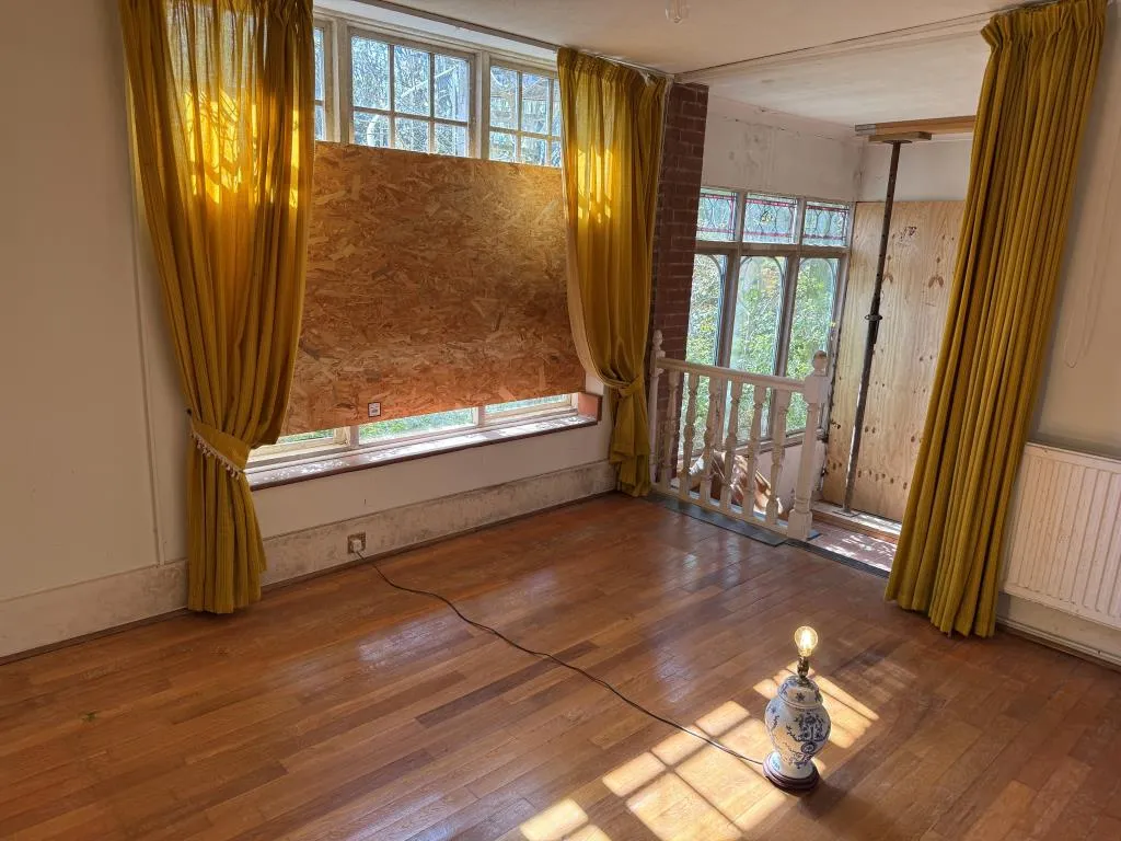 Substantial Detached Property And Land With Potential