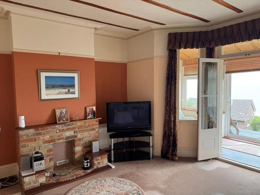 Semi-Detached House For Improvement With Sea Views