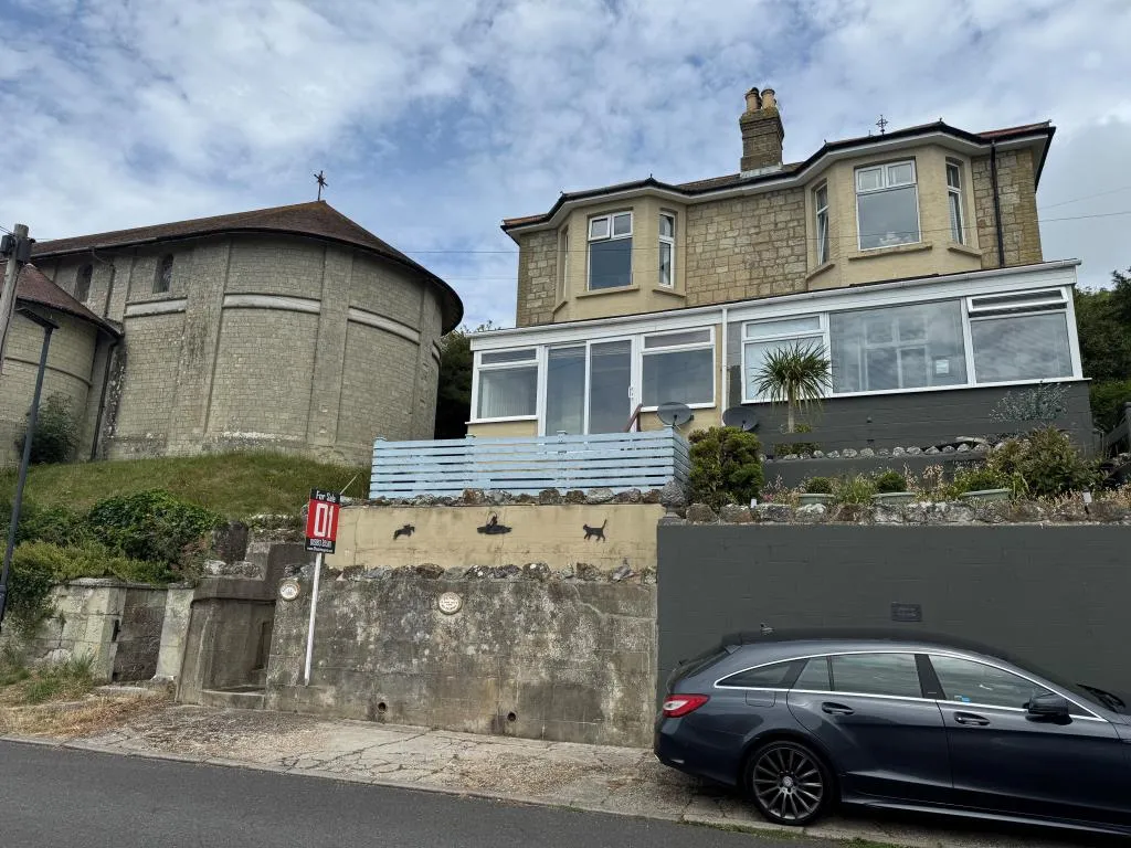 Semi-Detached House For Improvement With Sea Views