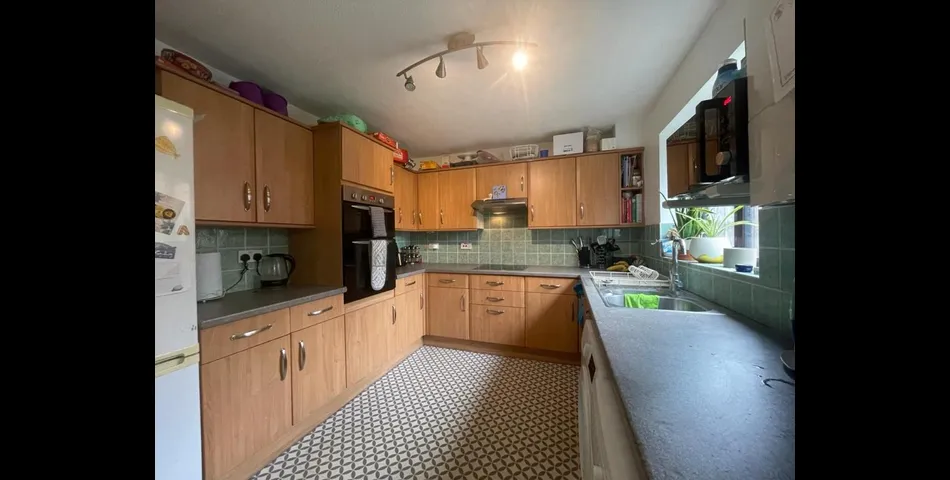 Lot 4 - Three-bedroom Semi-detached House For Investment