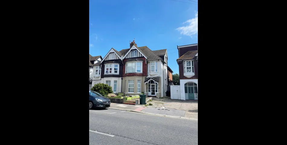 Lot 13 - Four-bedroom Maisonette With Sea Views