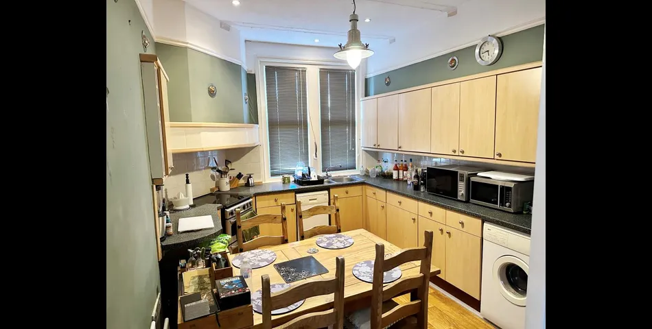 Lot 13 - Four-bedroom Maisonette With Sea Views