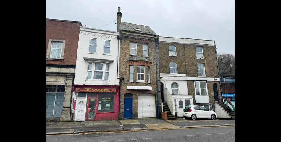 Lot 81 - Four-bedroom Maisonette Investment Plus Vacant Yard And Buildings With Planning For Four Flats