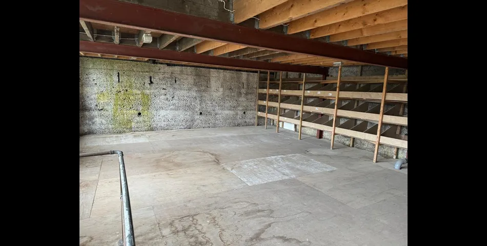 Lot 81 - Four-bedroom Maisonette Investment Plus Vacant Yard And Buildings With Planning For Four Flats