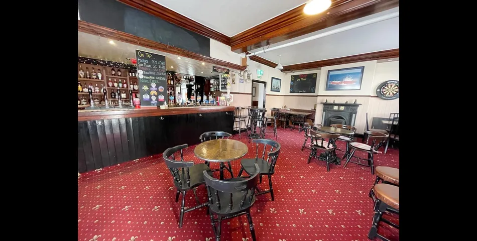 Lot 109 - Pub With Courtyard Garden And Flat Above In Coastal Town