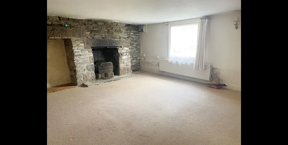 Lot 68 - Town Centre Cottage For Improvement