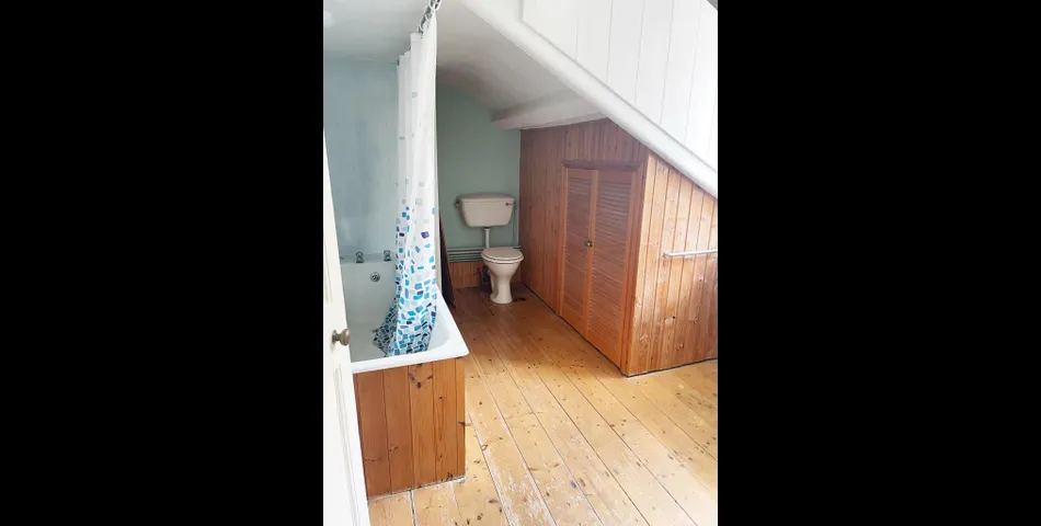Lot 68 - Town Centre Cottage For Improvement