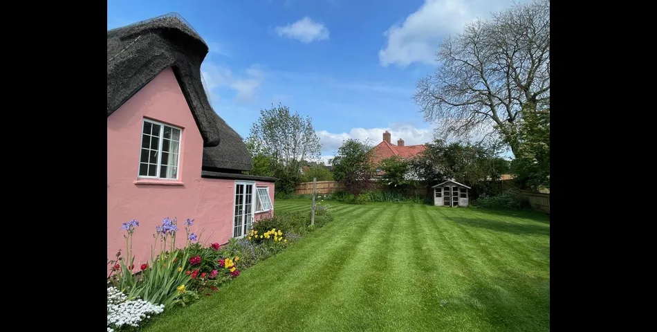 Lot 145 - Detached Cottage In Hertfordshire Village Location