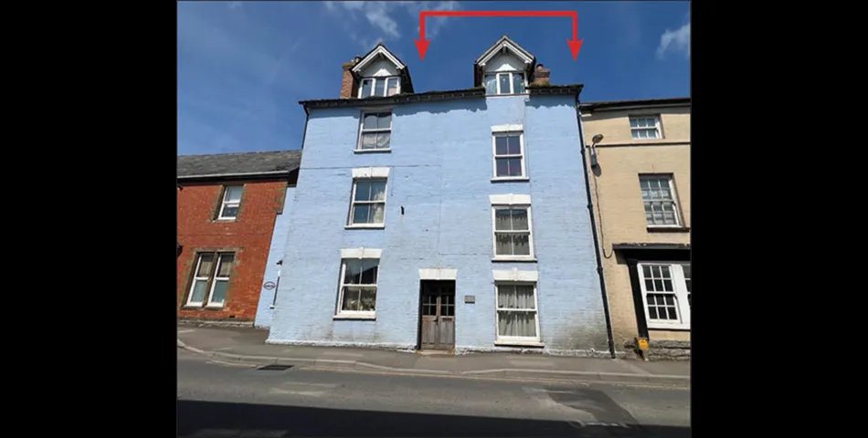 Lot 134 - Four Storey Town House For Updating
