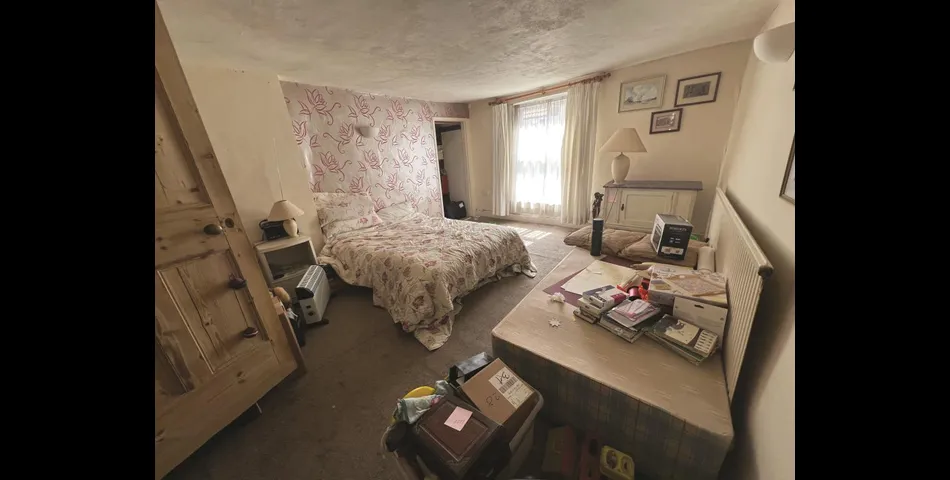 Lot 134 - Four Storey Town House For Updating