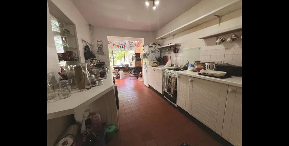 Lot 134 - Four Storey Town House For Updating
