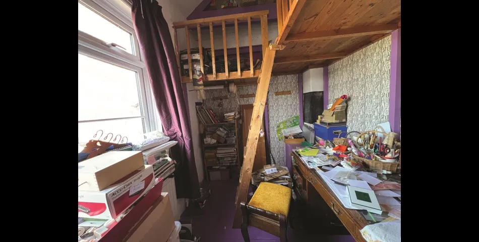 Lot 134 - Four Storey Town House For Updating