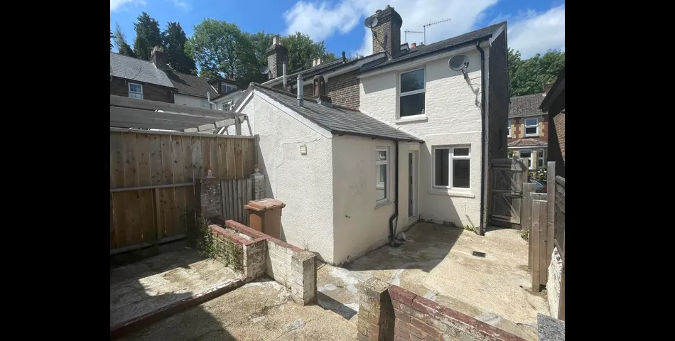 Lot 34 - House For Refurbishment And Structural Repair