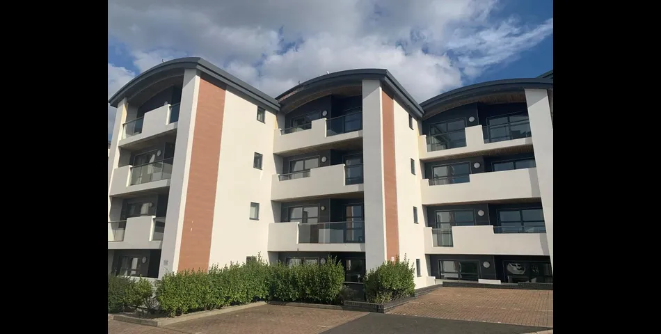 Lot 16 - Top Floor Holiday Apartment With Sea Views For Investment