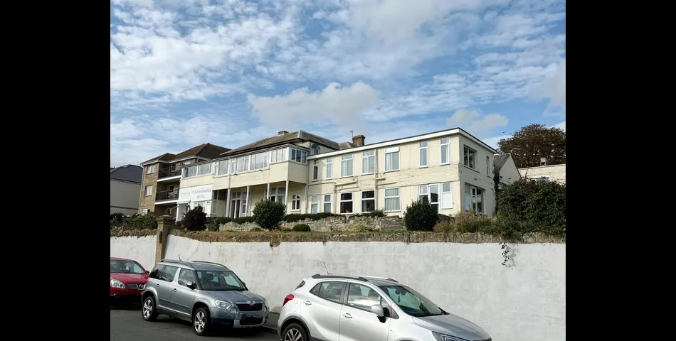 Lot 99 - Hotel With Planning For Partial Demolition; Eight Two-bedroom Apartments And Retention Of A Smaller Boutique Hotel