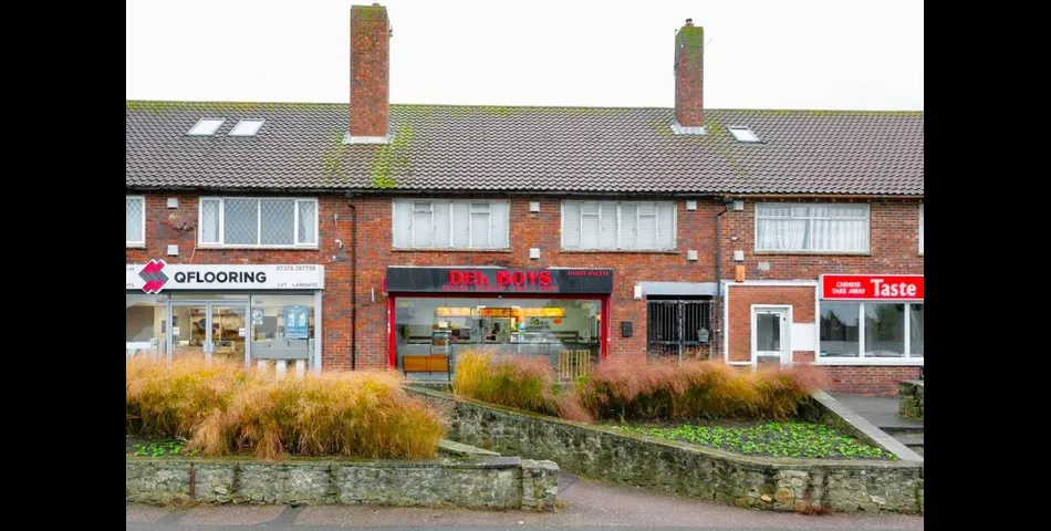 Lot 121 - Freehold Commercial Investment Plus Residential Ground Rent