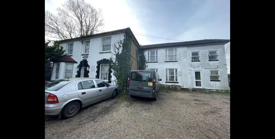 Lot 108 - 23-bedroom Hmo With Good Rental Income