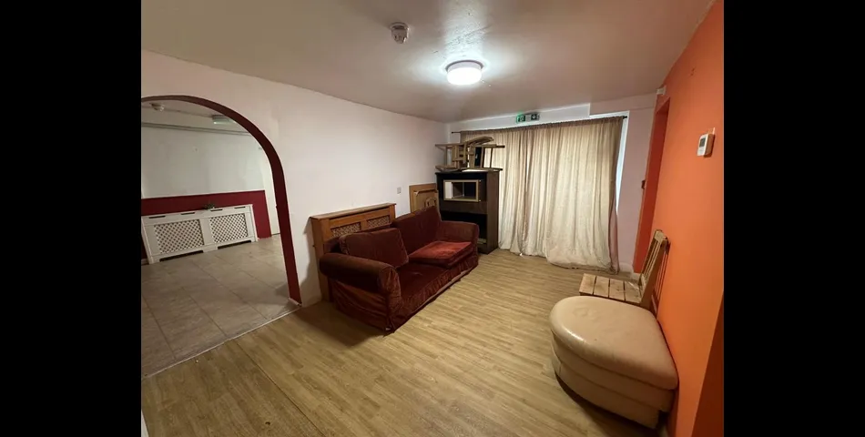 Lot 108 - 23-bedroom Hmo With Good Rental Income