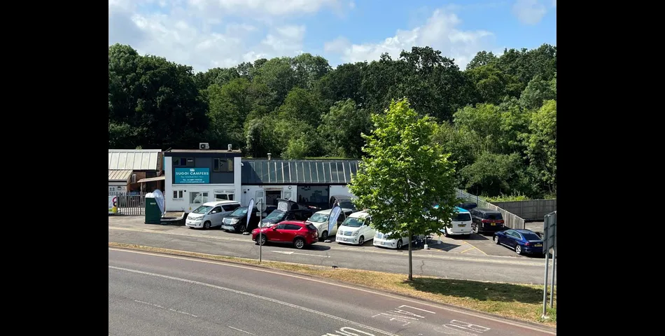 Lot 9 - Freehold Town Centre Commercial Investment