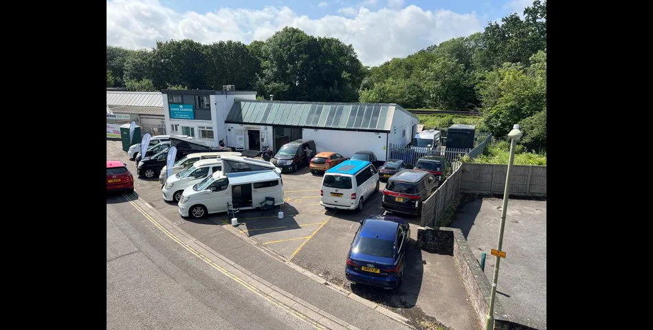 Lot 9 - Freehold Town Centre Commercial Investment