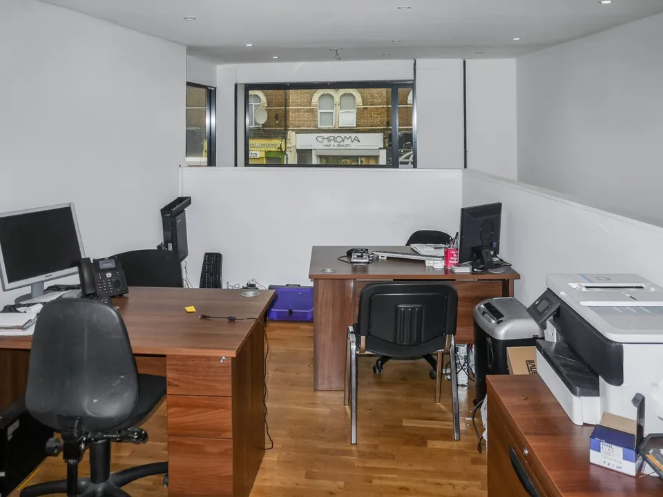 16 Horseshoe Mews, Acre Lane, London, SW2 5TH
