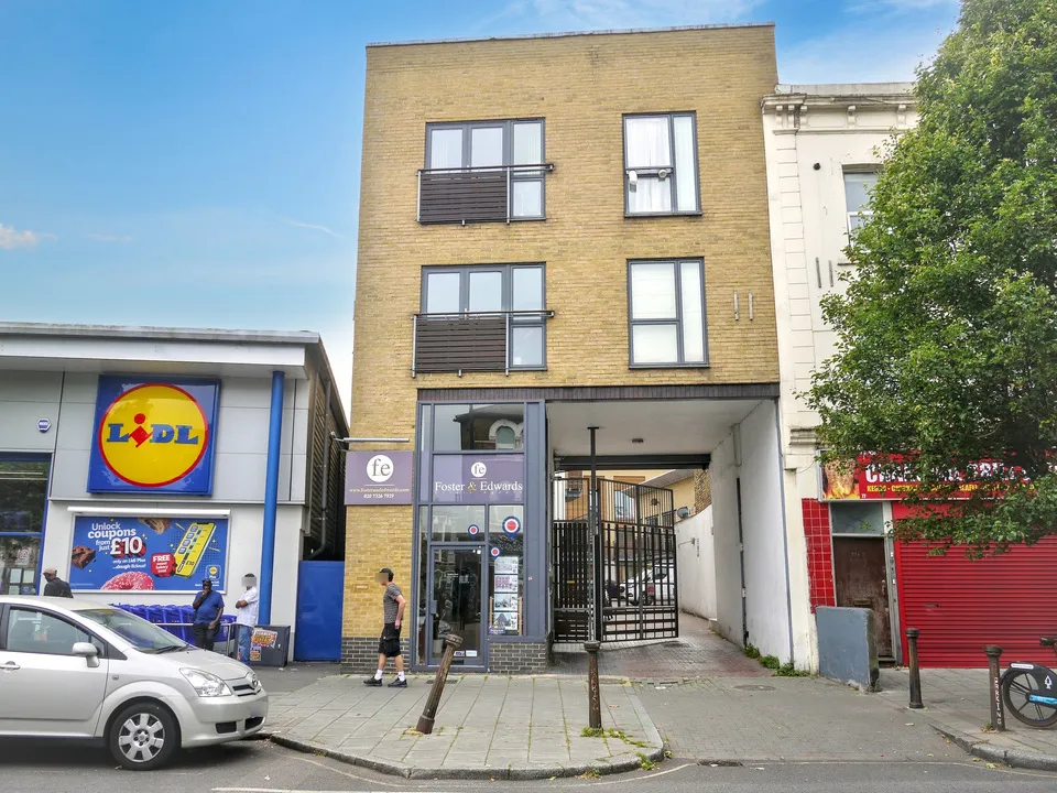 16 Horseshoe Mews, Acre Lane, London, SW2 5TH