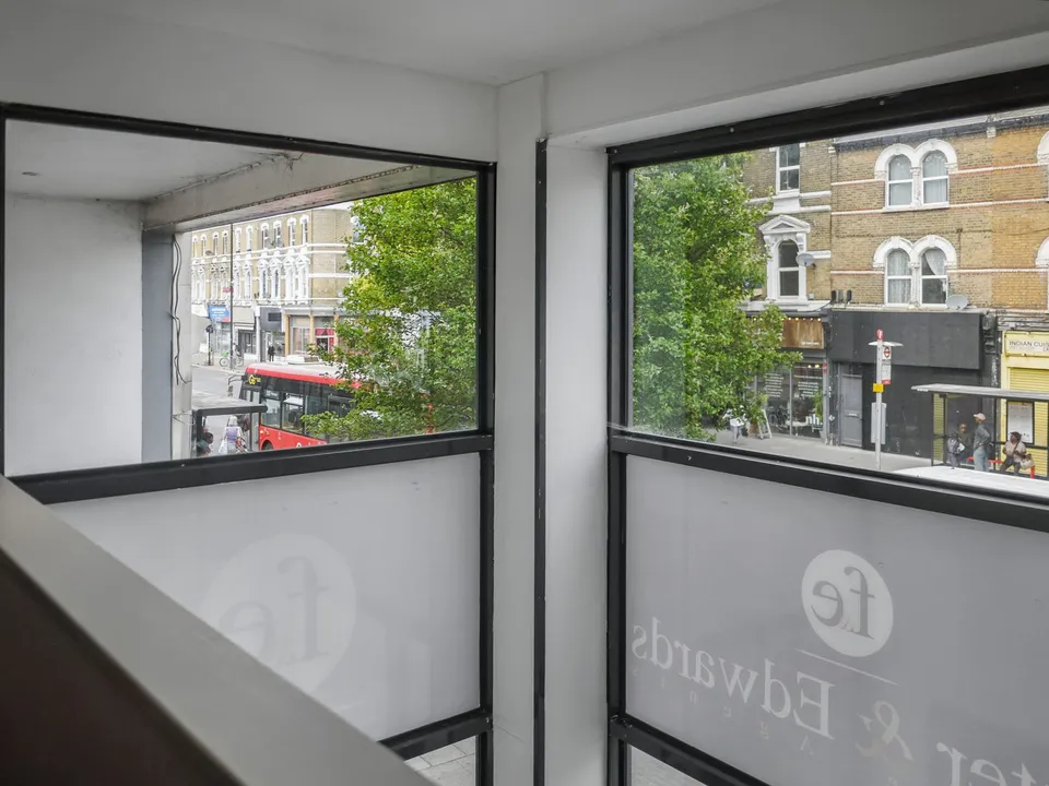 16 Horseshoe Mews, Acre Lane, London, SW2 5TH