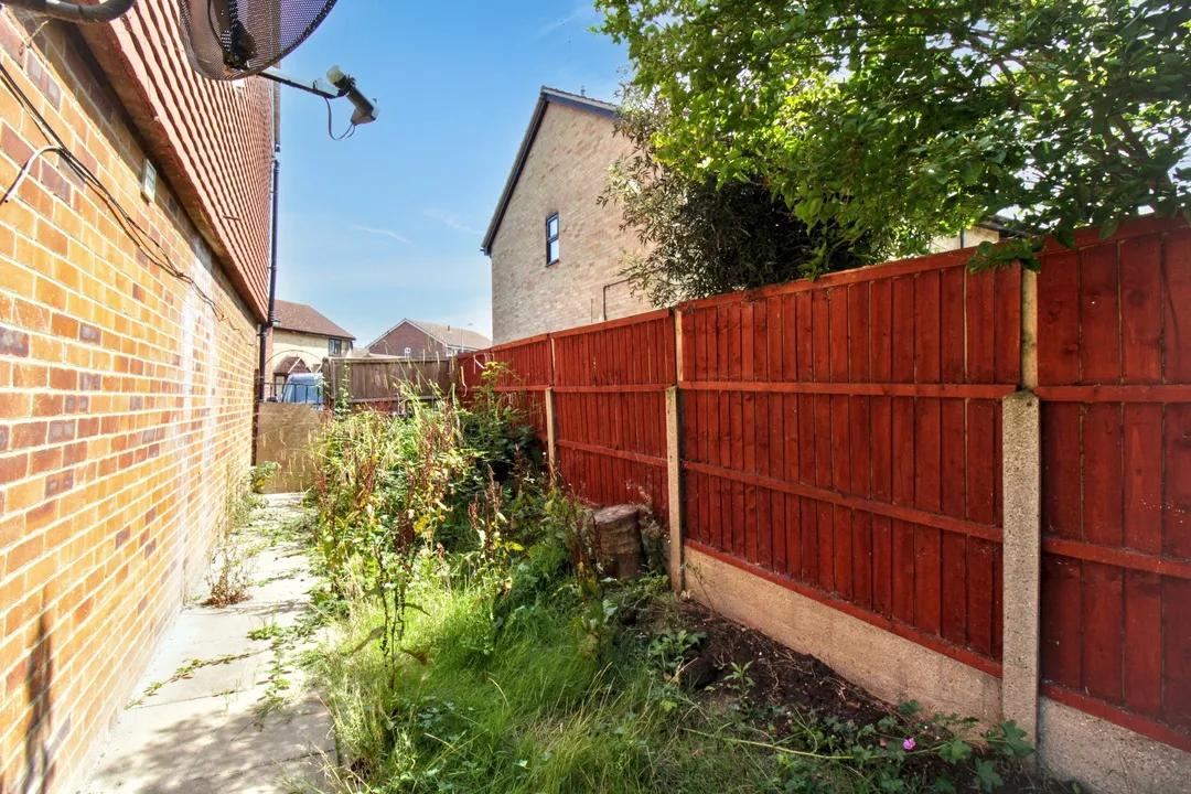 97 Curling Lane, Badgers Dene, Grays, Essex, RM17 5JJ