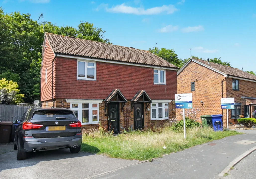 97 Curling Lane, Badgers Dene, Grays, Essex, RM17 5JJ