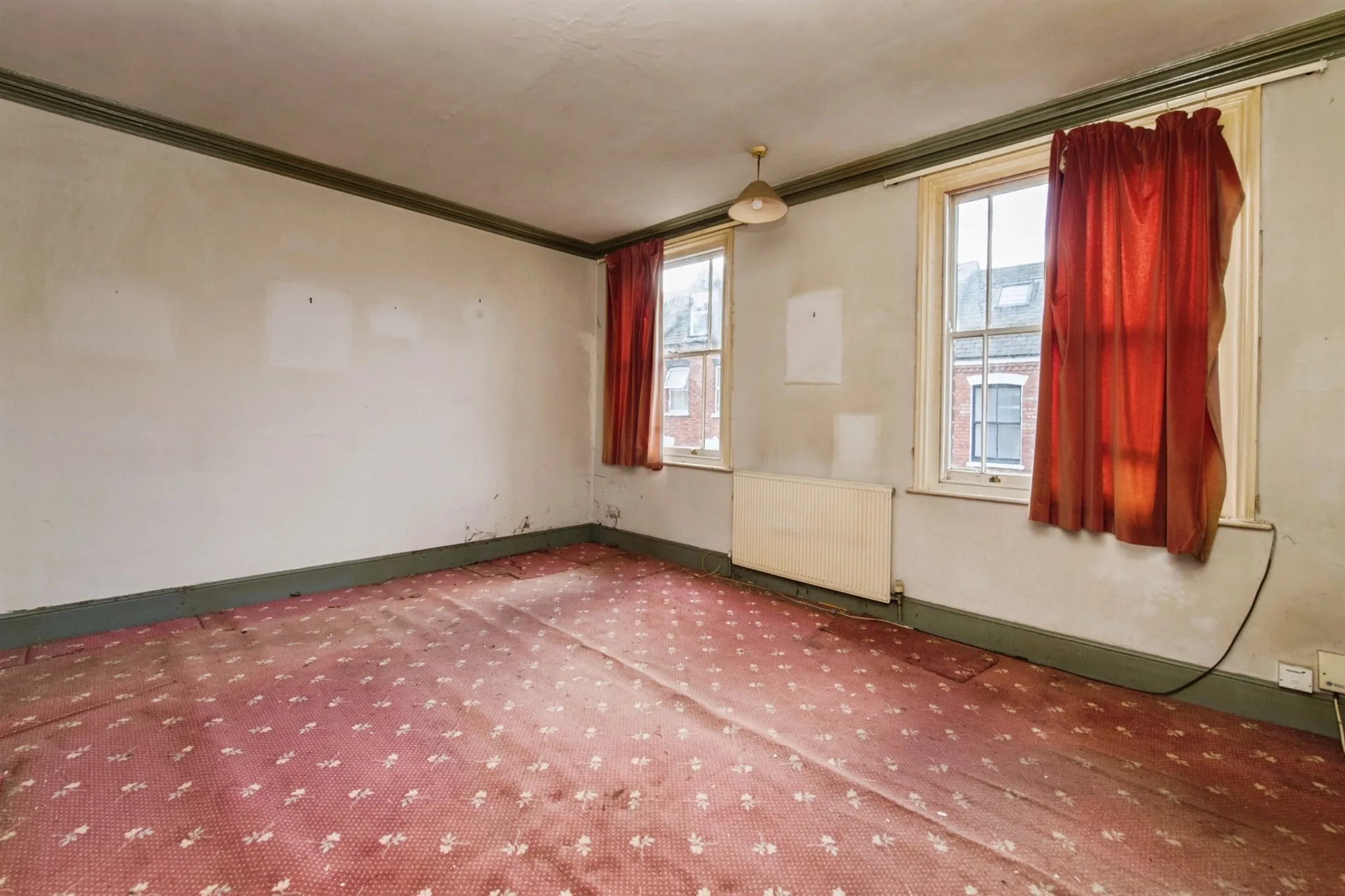 4 bed Semi-Detached