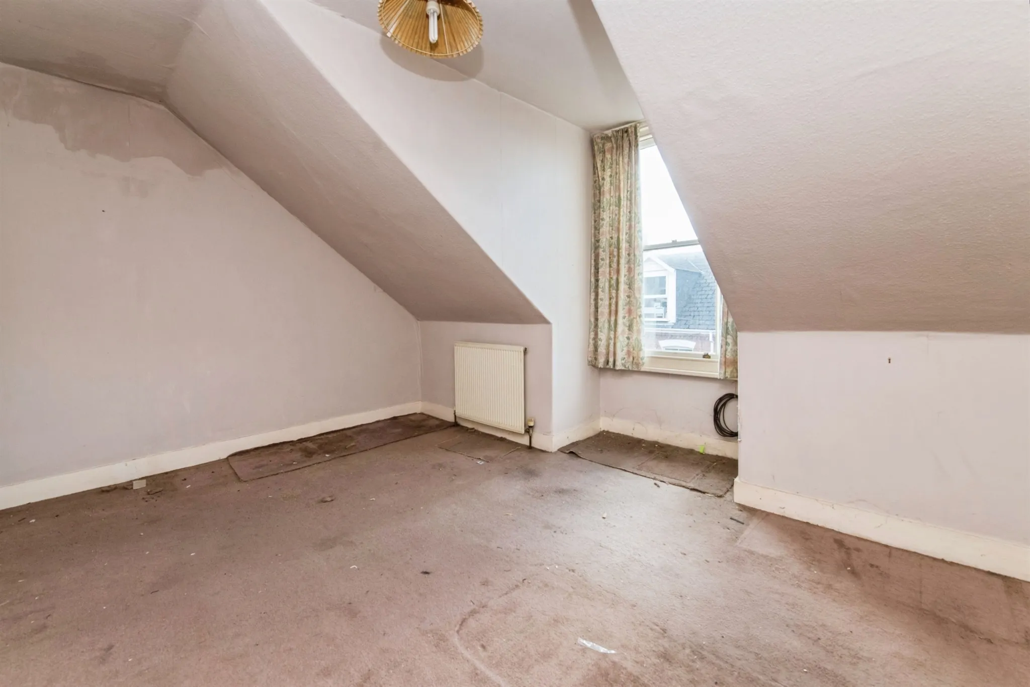 4 bed Semi-Detached