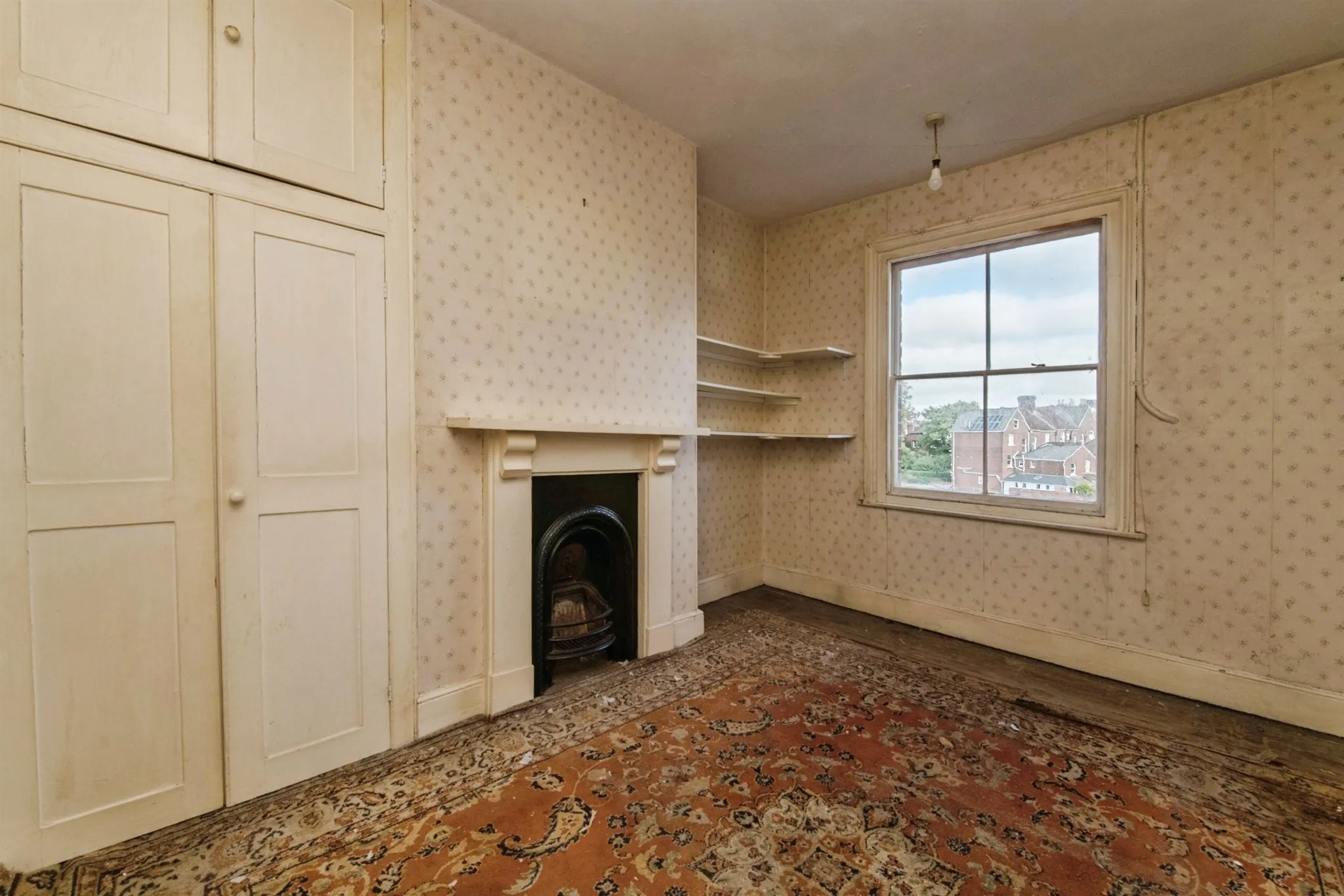 4 bed Semi-Detached