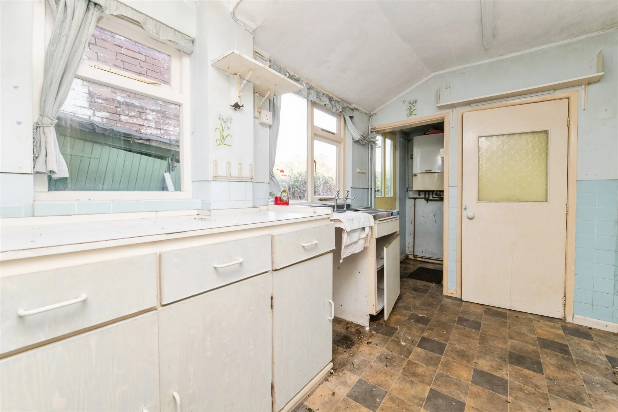 4 bed Semi-Detached