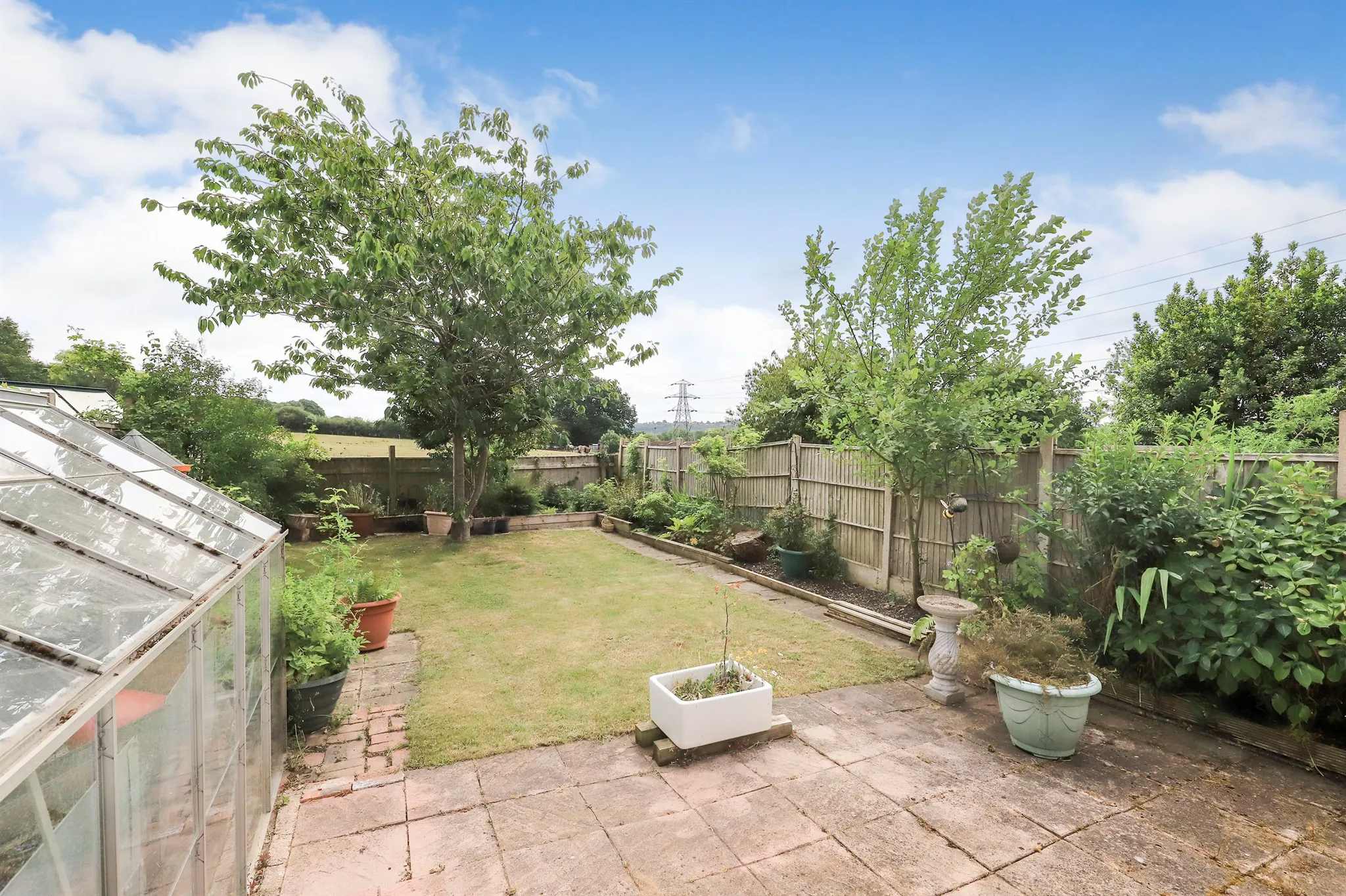 4 bed Semi-Detached