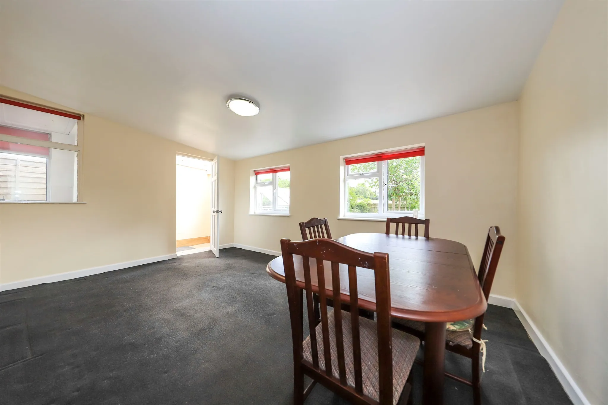 4 bed Semi-Detached