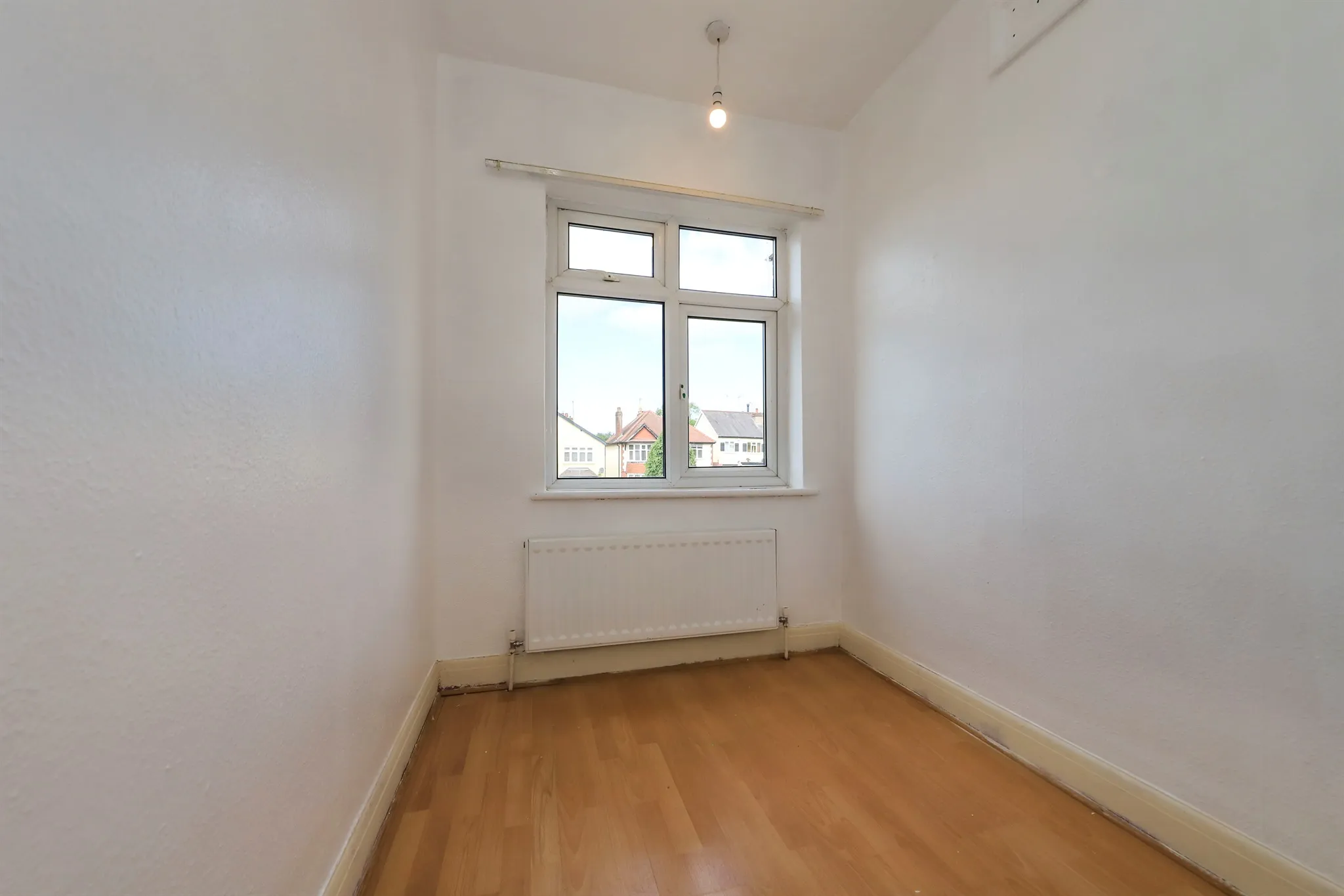 4 bed Semi-Detached