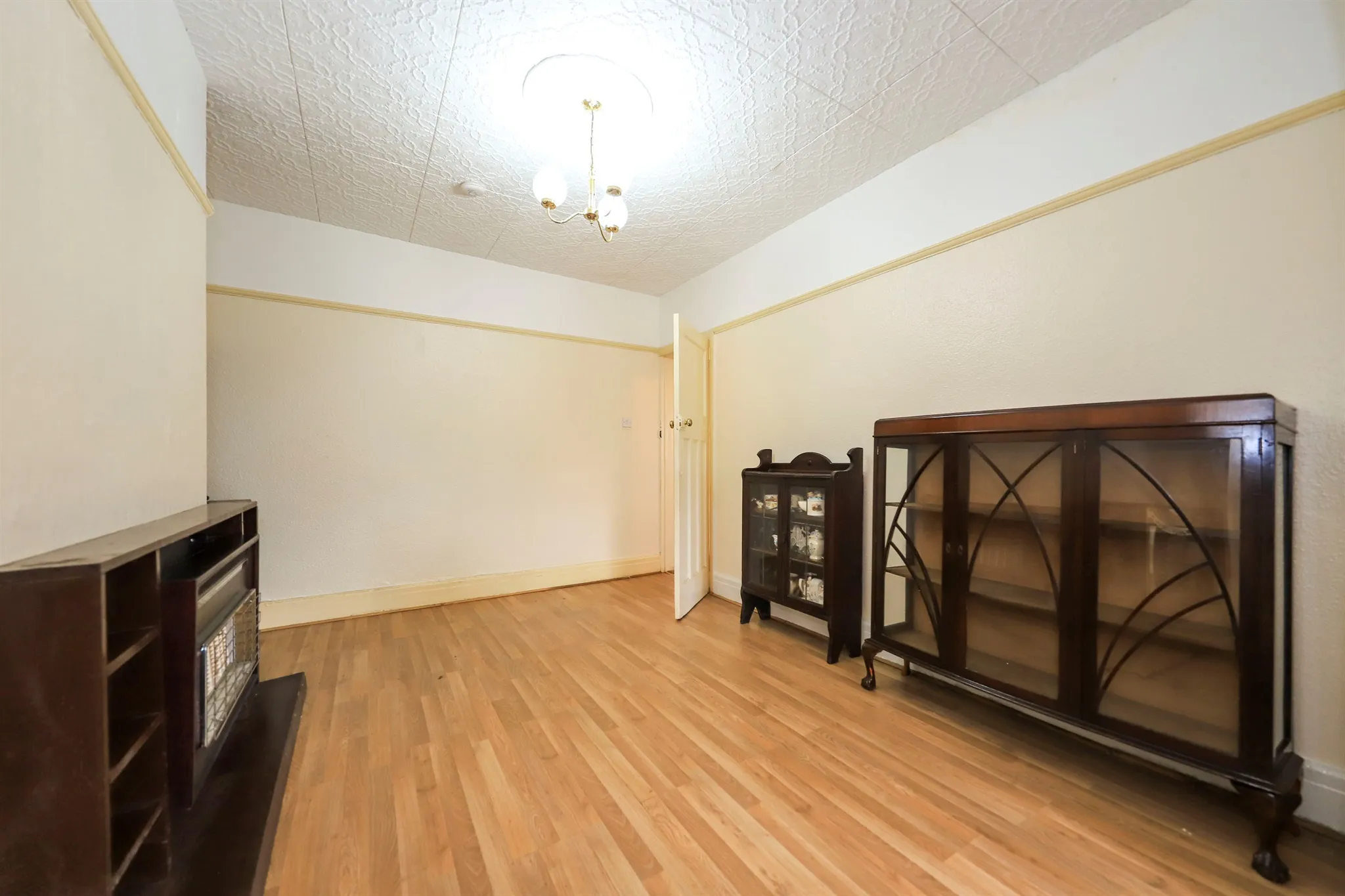 4 bed Semi-Detached