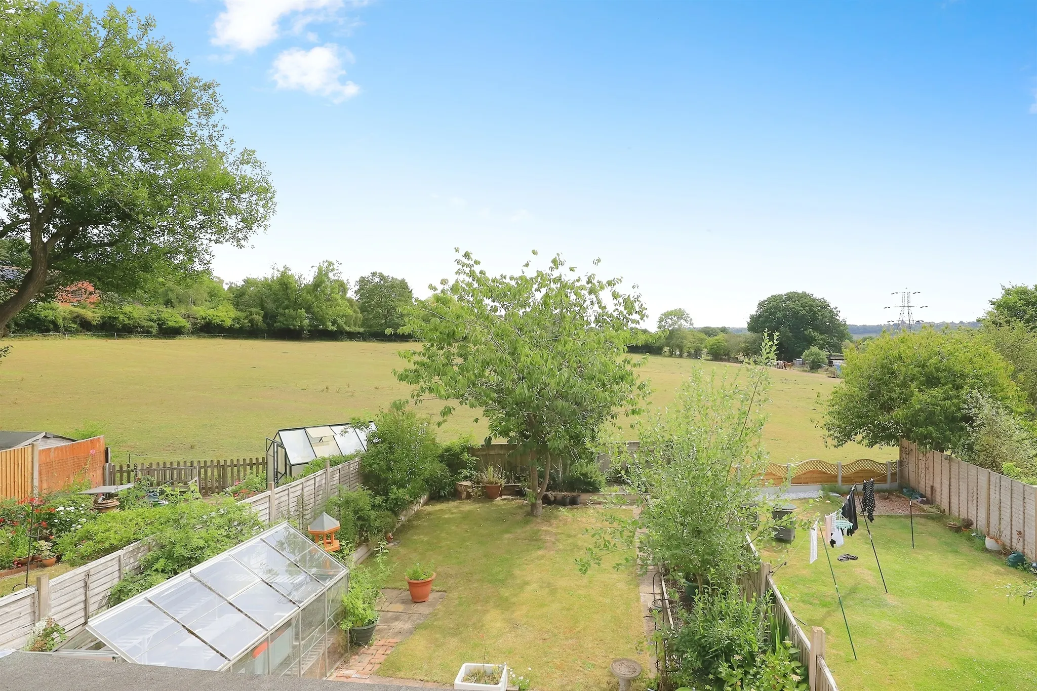 4 bed Semi-Detached
