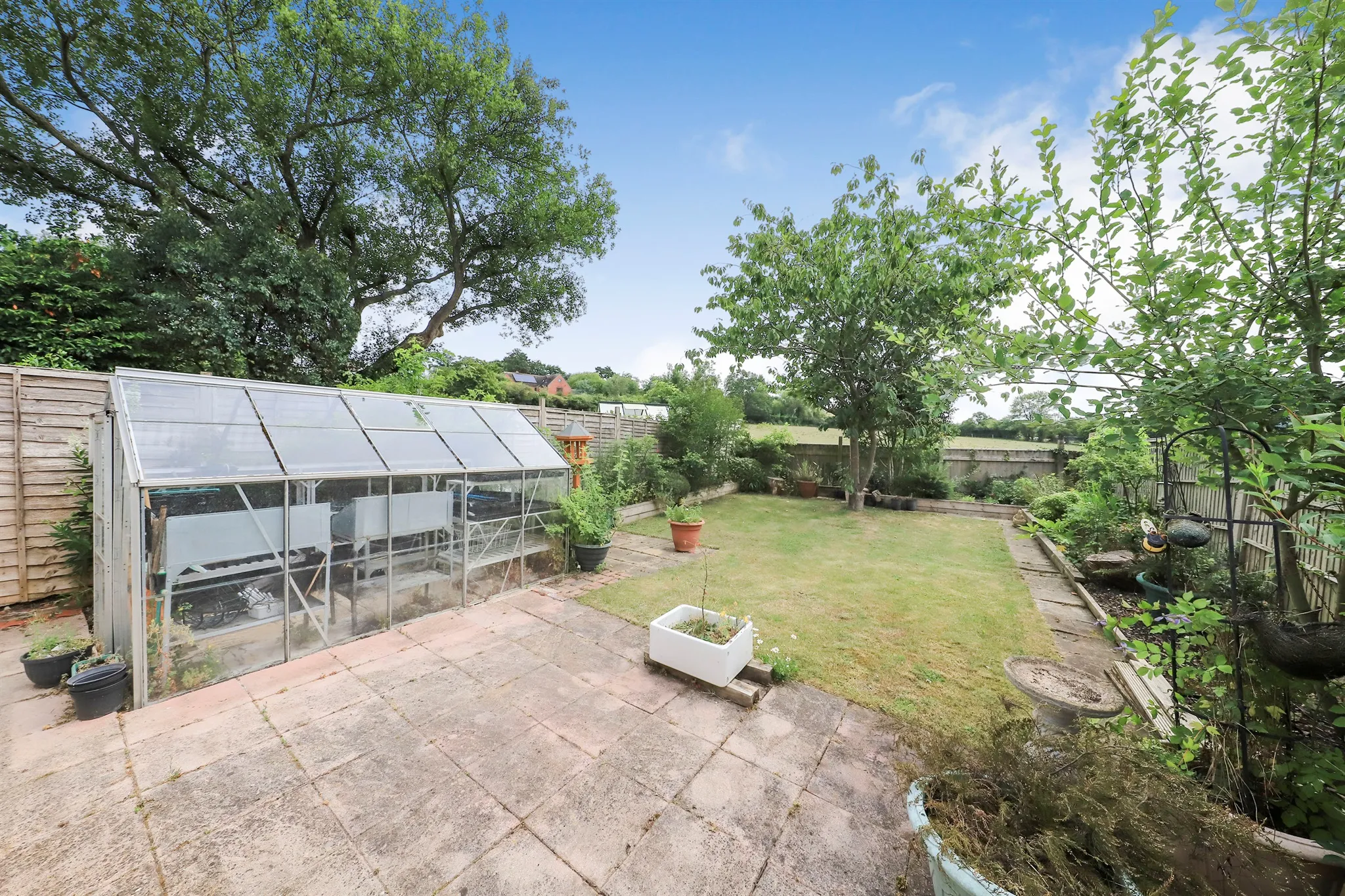 4 bed Semi-Detached